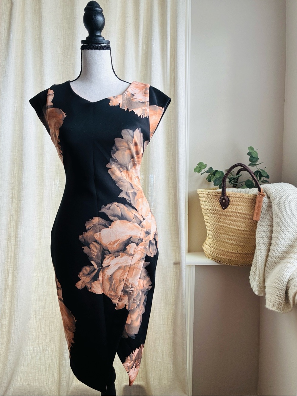 Bar III Casual/Cocktail Dress in Size S and Black, Beige (Camel) and Green